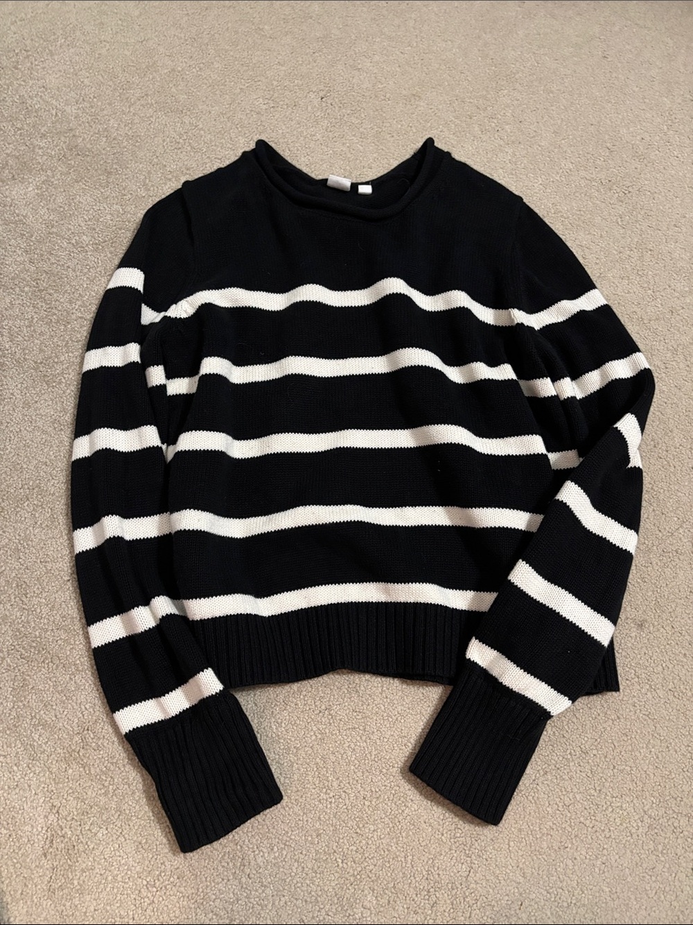 GAP TOP BUNDLE - Picture 6 of 6